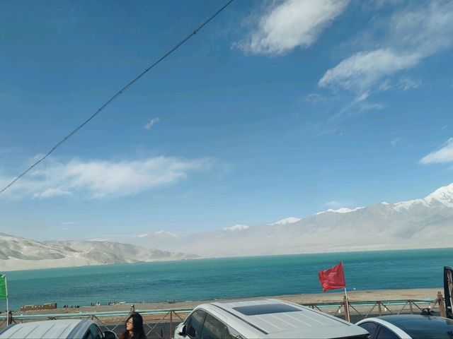 White Sand Lake: A Marvel on the Pamir Plateau