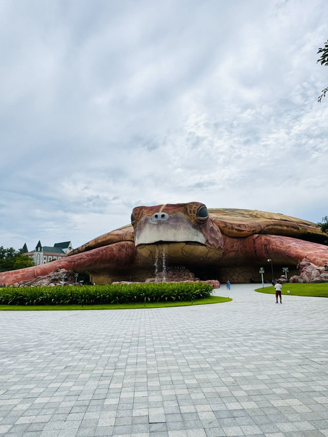 🐢🌊  The Sea Shell – Inside the Giant Turtle of VinWonders Phu Quoc