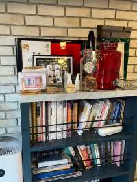 จิงจิง ไอศกรีมบาร์ แอนด์ คาเฟ่