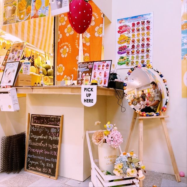 🍹 Local Smoothie: สมูทตี้ผลไม้สดชื่นเต็มแก้ว 🍹 Local Smoothie: สมูทตี้ผลไม้สดชื่นเต็มแก้ว