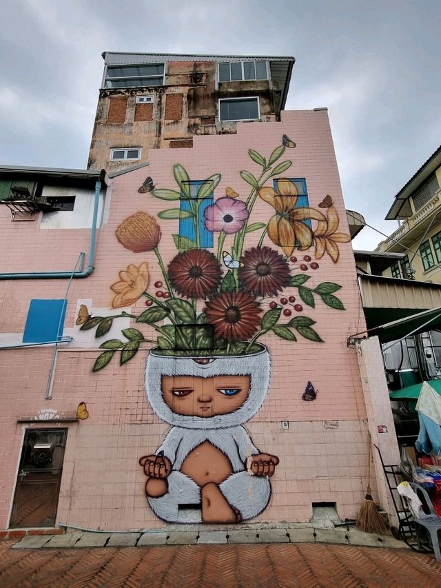 Strolling Through Old Phuket Town: Urban Vibes & Rainy Day Magic 🌧️🏍️