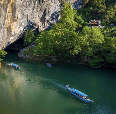 Phong Nha, Vietnam 🇻🇳 — Discover the Hidden Kingdom Beneath the Mountains