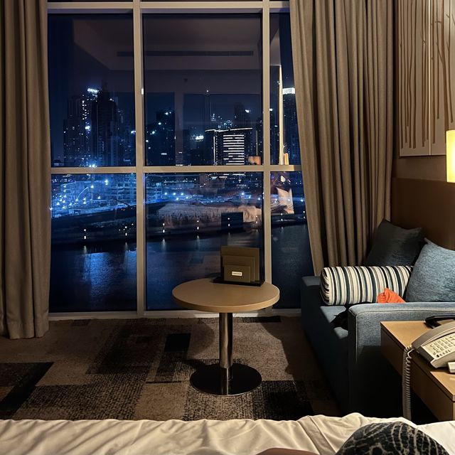 두바이 부르즈 할리파 뷰 수영장 호텔 추천 “Canal Central Hotel” 