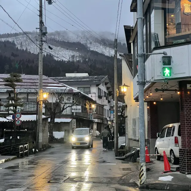 [Nozawa Onsen in Nagano Prefecture] The atmosphere of a hot spring town and snowboarding/skiing resorts
