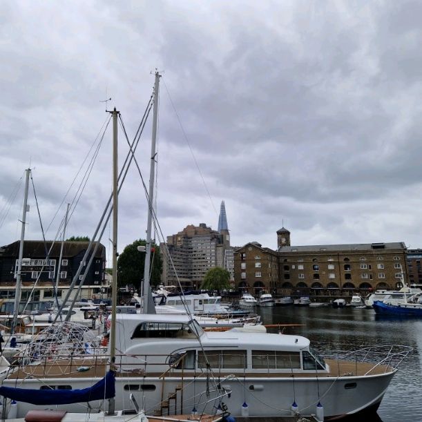 Exploring St. Katherine's Dock in London 🏴󠁧󠁢󠁥󠁮󠁧󠁿