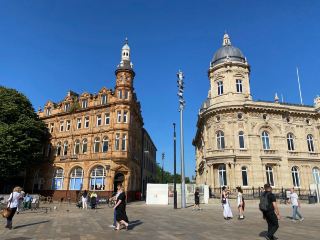 Discovering the Charm of Queen Victoria Square, Hull 🇬🇧🏛️