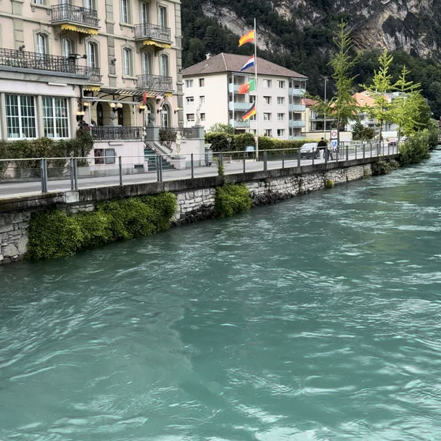 Lake Brienz – Switzerland’s most idyllic lake!