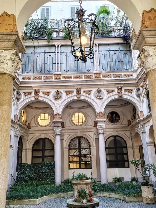 Milan is the shopping capital 🛍️