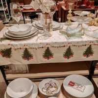 Festive Christmas Dinnerware at Kasanova!