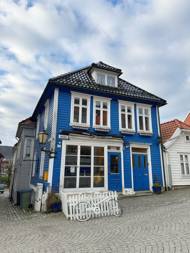 Cozy Escape in Bergen: Solros Cafe & Bakery🥐