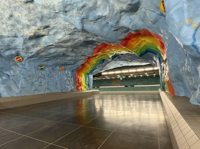 ストックホルムの地下鉄アート巡り🎨