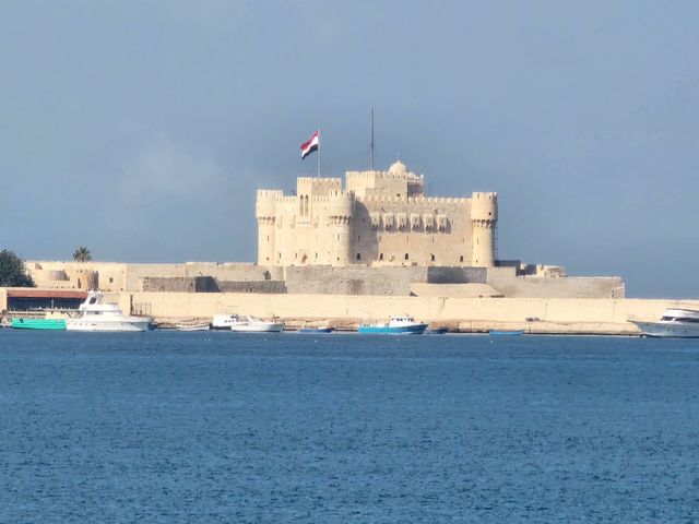 🏰 Qaitbay Citadel: The Guardian of Alexandria’s Shores! 🌊