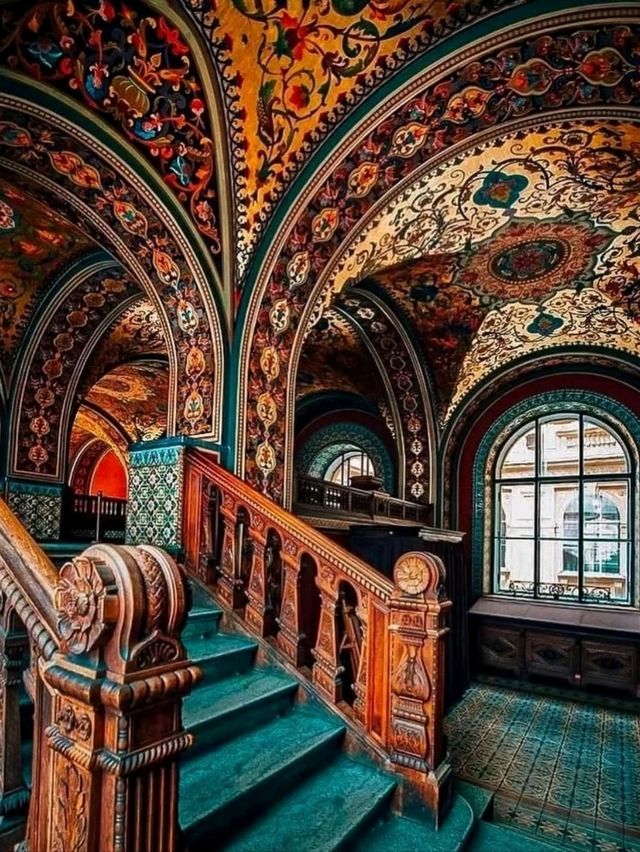 🎨 Stieglitz Academy – St. Petersburg’s Artistic Powerhouse