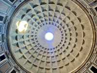Avoid the crowds to an empty Pantheon in Rome