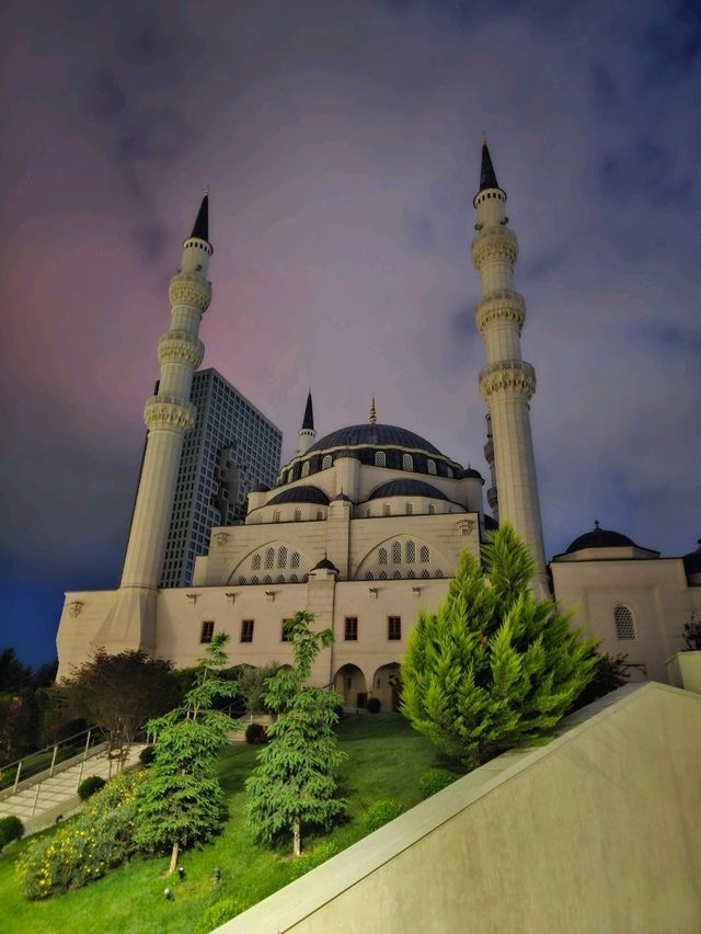 🌇 Tirana: Albania’s Colorful Capital of Surprises