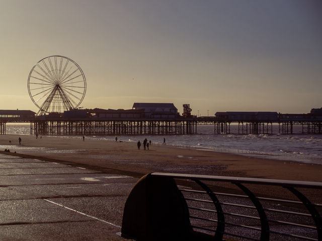 🎡 Blackpool – Britain’s Seaside Time Machine 🌊