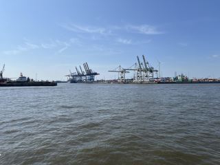 Discover Hamburg from the Water (Port of Hamburg Tour)