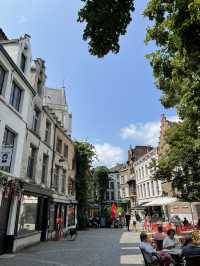 🏰 Antwerp: Art, Diamonds & History