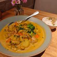 Warm Culinary Haven at Mama Kelly