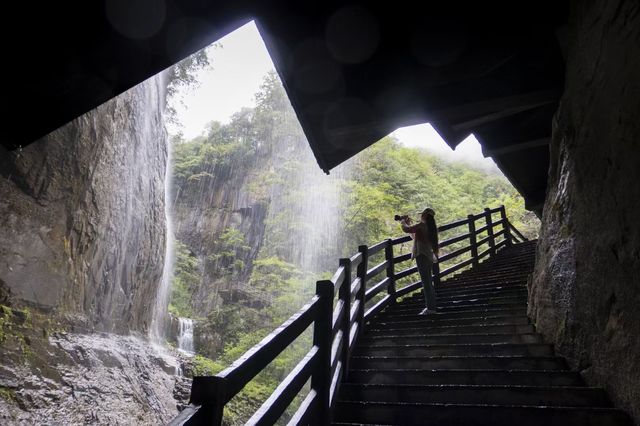 在雨中漫步恩施坪壩營，感受北緯30度的神秘美
