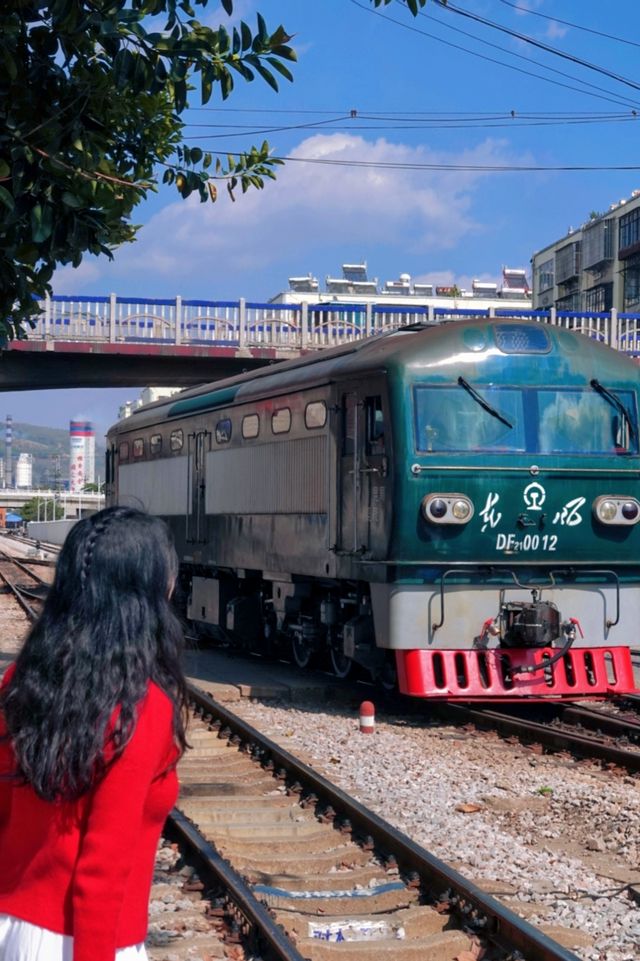 開遠旅行戀上綠皮火車才有的氛圍感