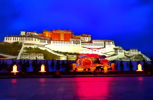 Potala Palace (Part II) Prayers at the Potala Palace