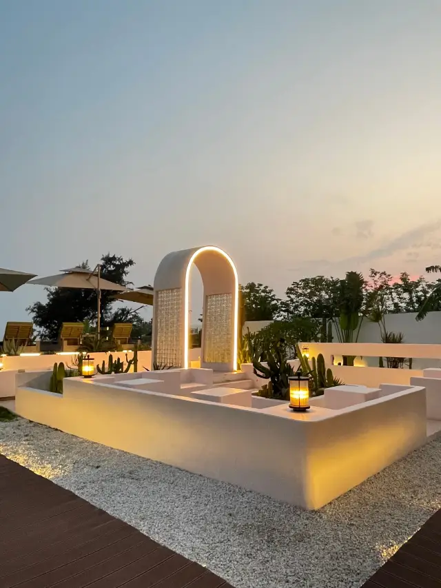 At Weizhou Island, a seaside homestay