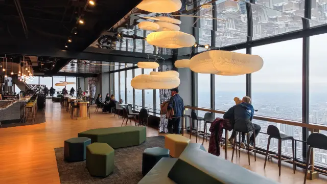 芝加哥之巔：漢考克中心360°觀景台的奇妙之旅