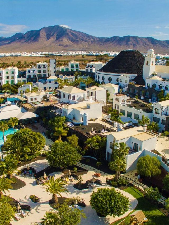 🌴 Lanzarote's Luxe LIVVO: Marina Magic & More! 🏨✨