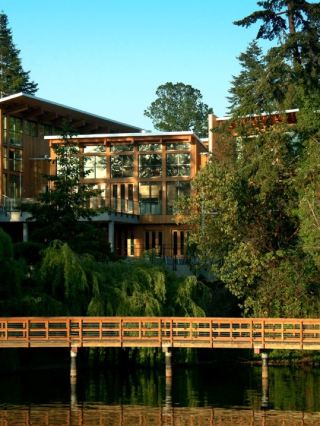 🌟 Brentwood Bay Bliss: Scenic Stays in British Columbia 🌊