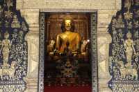 Explore the Spiritual Essence of Wat Xieng Thong in Luang Prabang, Laos