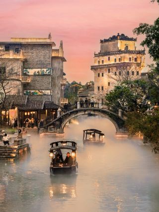 Guangzhou to a century-old arcade town in Guangdong in 1 hour