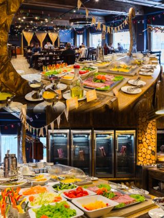 Explore the Mega Palace Hotel | Experience a Top-Notch Vacation