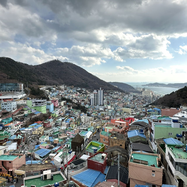 🎨 Gamcheon Culture Village: A Vibrant Hub of Creativity 🌈