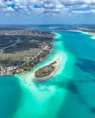 Bacalar, Mexico | Dreamy Lagoon of Seven Colors, a natural turquoise paradise!