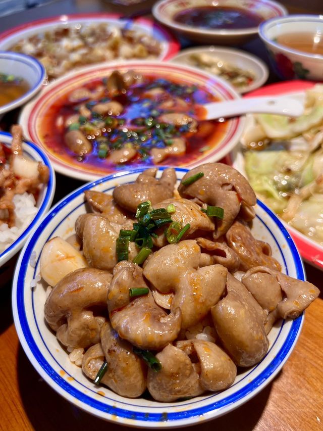 煙火氣王者！現炒肥腸配三碗飯先係江油正確打開方式
