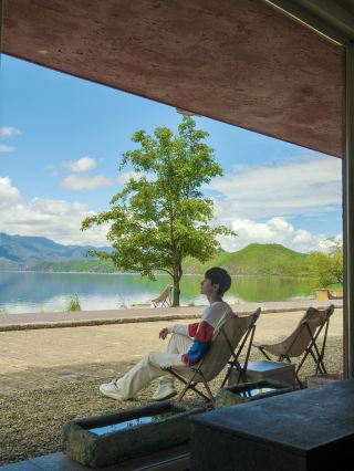 Anxia Resort Hotel, Stay in the Stunning Oil Painting of Lugu Lake