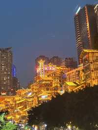【重慶不只洪崖洞！藏在霧都的夜色、辣味與生活感，才是最動人的旅行底片】
