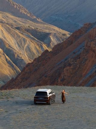 Xinjiang's Must-Drive Freedom Road—A Civilization Amidst Vast Wilderness and Awe-Inspiring Solitude