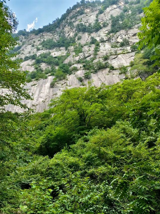 青峰峽飛瀑奇觀 青峰峽飛瀑奇觀