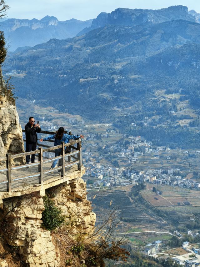恩施大峽谷遊玩實測！和張家界比到底差在哪？   寶子們！之前一直聽說恩施名字自帶“仙氣”，滿懷期待去