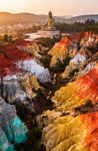 Yunnan Luliang Colorful Sand Forest Hiking Travel Guide