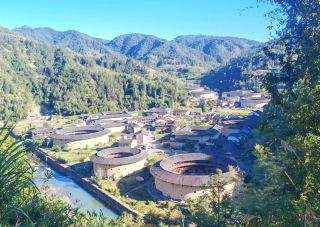 Seeking: the simplicity after the bustling fades, the elegance of living in seclusion