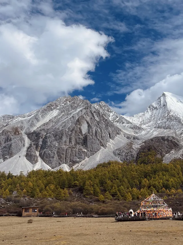 稻城亞丁的秋天，是上帝打翻的調色盤！