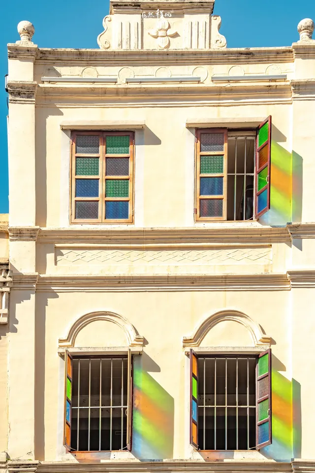 台山 | 百年騎樓裡極具特色的玻璃窗