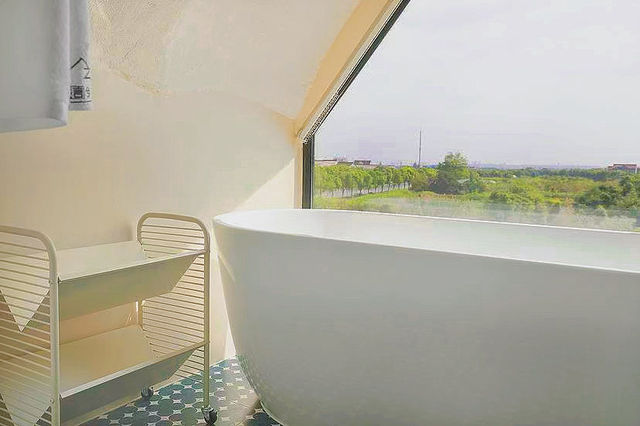 迪士尼旁絕美洞窟民宿!星空天窗+免費接送,拍照根本停不下來 迪士尼旁絕美洞窟民宿!星空天窗+免費接送,拍照根本停不下來