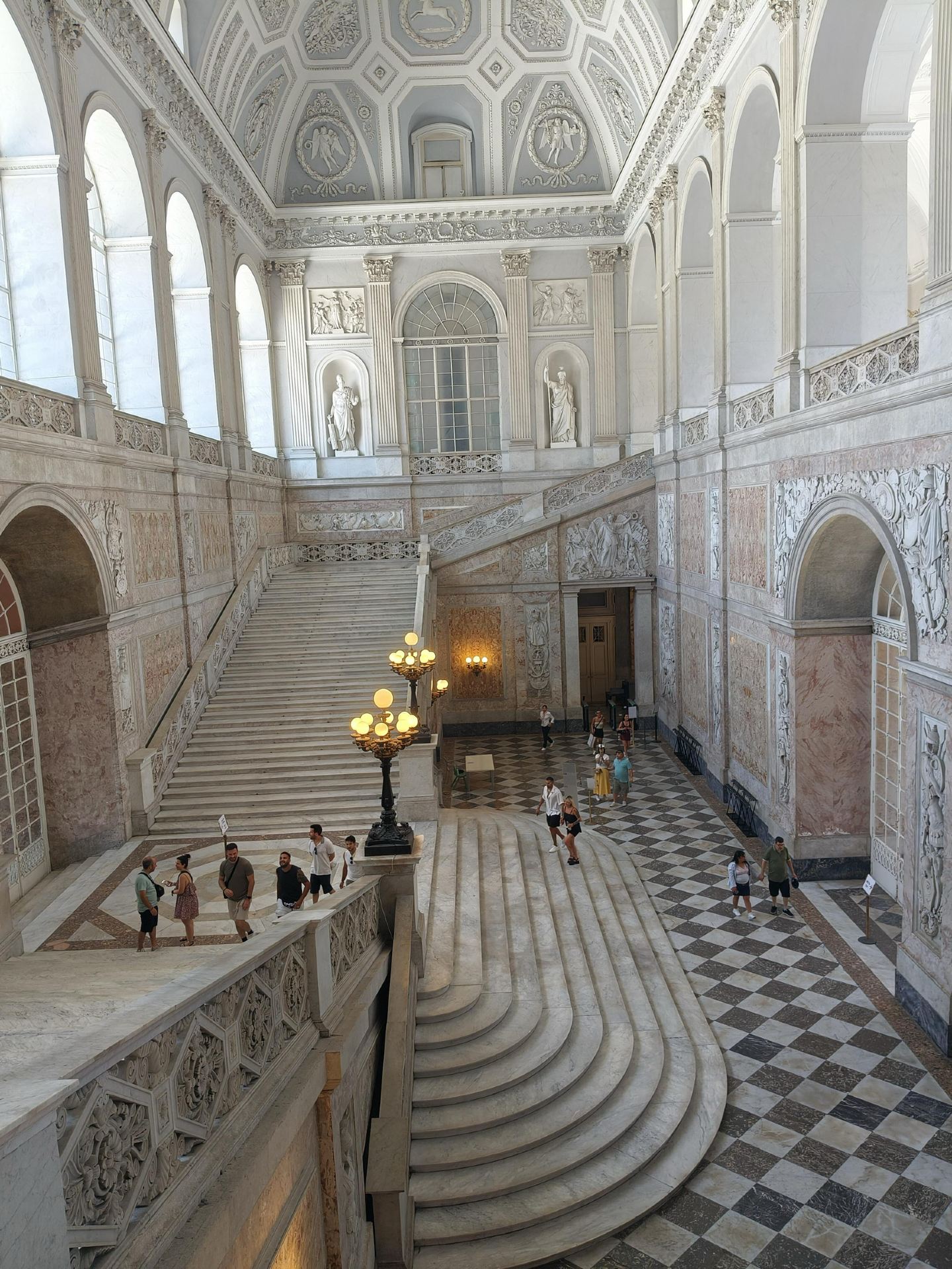 Must-visit Royal Palace of Naples! Only 15 Euros to feel like royalty
