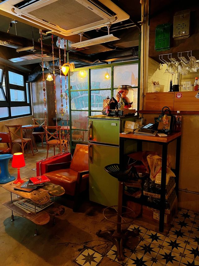 銅鑼灣港式懷舊樓上CAFÉ
