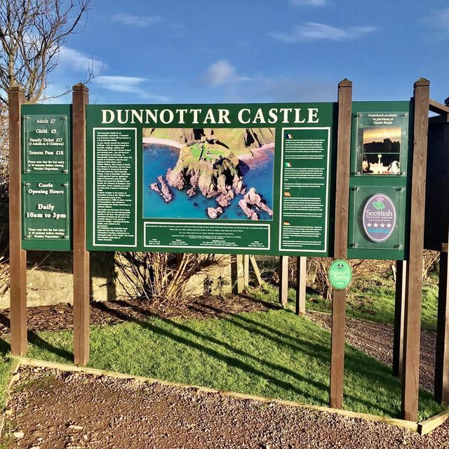 Dunnottar Castle - Stonehaven, UK