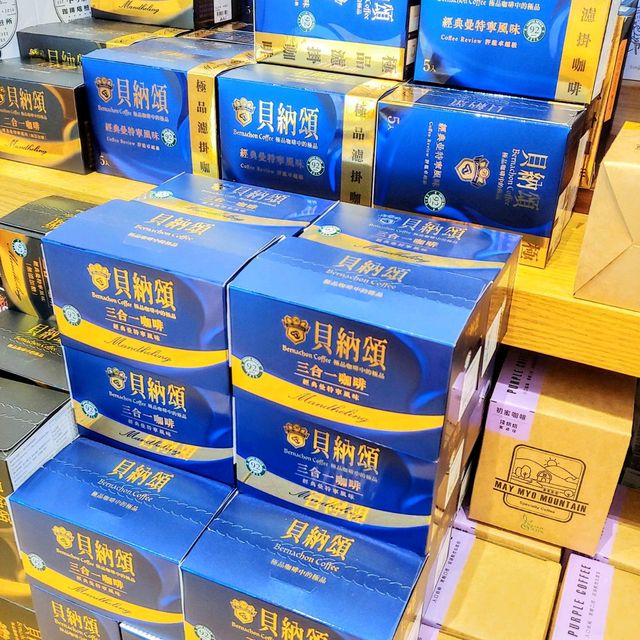 各款台灣特色食品盡在誠品生活荃灣店